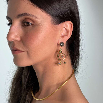 Intimidade Earrings