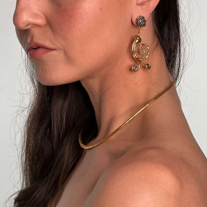 Intimidade Earrings