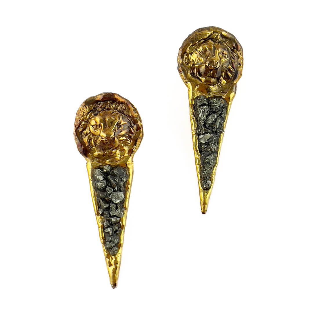 Majestoso Earrings